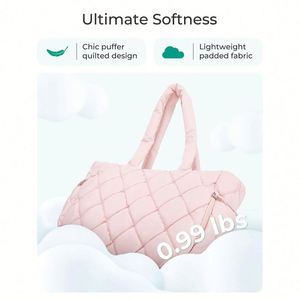 Sac fourre-tout zippé rose léger et rembourré pour femme avec compartiments pour ordinateur portable, poignée et logo personnalisé, idéal pour les voyages et la plage - Product Image 4