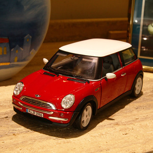 Bburago 1:18 Mobil Klasik Logam <span class=keywords><strong>Mini</strong></span> <span class=keywords><strong>Cooper</strong></span> Pintu Terbuka Simulasi Diecast Mobil Paduan Mobil Logam <span class=keywords><strong>Model</strong></span> Mainan