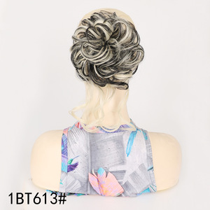 Nouveau modèle <span class=keywords><strong>Extension</strong></span> <span class=keywords><strong>de</strong></span> chignon en cheveux synthétiques Chouchous 1PC 8 pouces 35g Perruque ondulée bouclée chignons désordonnés pour femmes et filles - Product Image 2