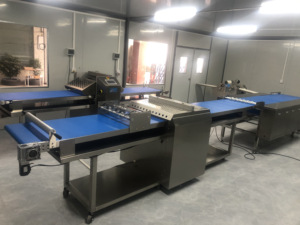 Machine à fabriquer des <span class=keywords><strong>croissants</strong></span> Ligne de production de <span class=keywords><strong>croissants</strong></span> entièrement Mouleur/rouleau/cutter à <span class=keywords><strong>croissants</strong></span> en stock au meilleur prix à vendre - Product Image 4