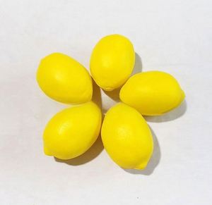 Balle anti-stress amusante en forme de citron - Jouet à presser en mousse PU souple, idéal pour les fêtes et la relaxation - Product Image 2