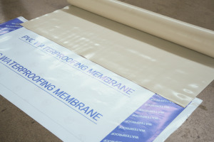 Membrane de toiture étanche en feuille de PVC TPO pour bâtiments commerciaux et résidentiels 0.8MM 1MM 1.2MM 1.5MM 2MM - Product Image 5
