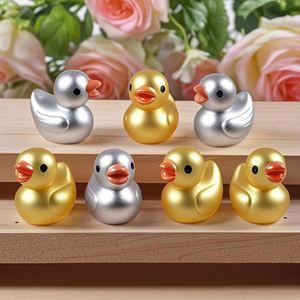 Miniature Landscape DIY Plastic <b>Bear</b> Crafts Trendy Decorative Cartoon-patterned Ornaments <b>Cute</b> Creative Landscaping Items - Product Image 2