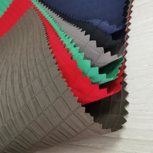Kain Jacquard Dobby Lapis Ganda T800 Poliester 100% Ribstop dengan Warna dan Cetak Kustom untuk Kemeja dan Celana - Product Image 3