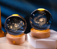 Veilleuse Bal Cristal 3D Tendance, Lumière d'Ambiance Créative Transparente Lumineuse avec Base en Bois Sculpté Intérieur