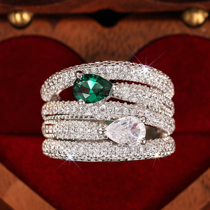 Anello Vintage Ispirato al Stile Corte a Goccia per Donne, Elegante Gioiello Scintillante da Dito - Product Image 2