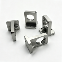 Support d'angle en L sur mesure usiné CNC pour acier inoxydable, avec filetage interne et trous de fixation usinés