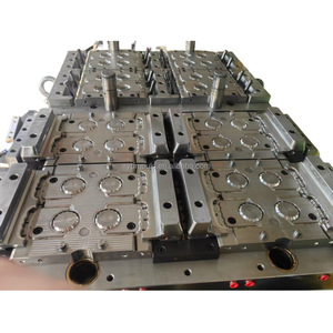 Garrafa de Água <span class=keywords><strong>Mineral</strong></span> Durável com Alças de Plástico |   Molde de Injeção |   Tolerância de Alta Precisão 0,01mm |   500000-1000000 Moldes - Product Image 4