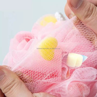 Pouf en maille de bain Boule de douche Pouf de douche Exfoliant pour le corps Éponge de bain Douche Luffa Éponge