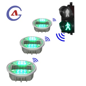 ไฟนำทางถนนพลังงานแสงอาทิตย์แบบขายส่ง ไฟ LED ติดตั้งบนถนน - Product Image 1
