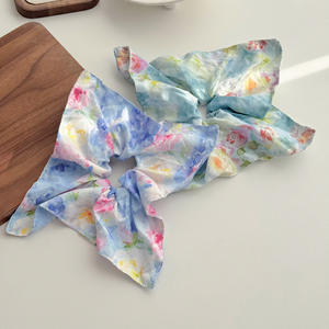 À la mode Vente Chaude Haut De Gamme Polyvalent Peinture À L'huile Style Floral Mouchoir pour Femmes Gros Intestin Anneaux - Product Image 1