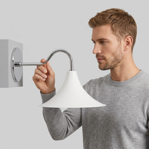 Applique murale moderne minimaliste CH avec abat-jour conique blanc, design géométrique, luminaire d'intérieur pour chambre à coucher et décoration intérieure - Product Image 1
