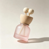 Diffuseur de parfum pour voiture en verre givré en forme de balle avec clip et bâtonnet en bois