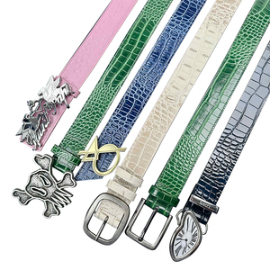 Cintura di Lusso in Vera Pelle con Motivo Coccodrillo, Fibbia a Perno, per Occasioni Formali e Business - Product Image 1