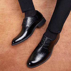 Zapatos de cuero para hombre, estilo británico, con punta en pico, con cordones, que aumentan la altura, formales, casuales, modernos, para jóvenes, para bodas - Product Image 4