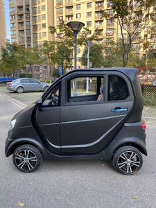 Mini Auto Eléctrico de Carrocería Cerrada para 2 Pasajeros, 90 km de Autonomía, Ideal para Recados Diarios Familiares y Compras - Product Image 4