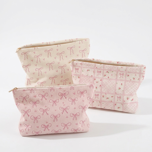 Bolsa de Cosméticos con Estampado de Lazos de Pana, Bolsa de Maquillaje Floral Rosa, Organizador de Artículos de Aseo de Gran Capacidad con Cierre para Mujeres y Niñas - Product Image 1