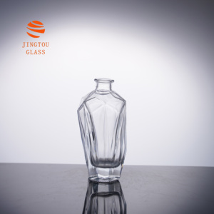Bouteille à vin en verre cristallin taillé au diamant <span class=keywords><strong>haut</strong></span> <span class=keywords><strong>de</strong></span> <span class=keywords><strong>gamme</strong></span> <span class=keywords><strong>de</strong></span> 250 ml, idéale pour le brandy, le whisky et le <span class=keywords><strong>gin</strong></span> - Product Image 2