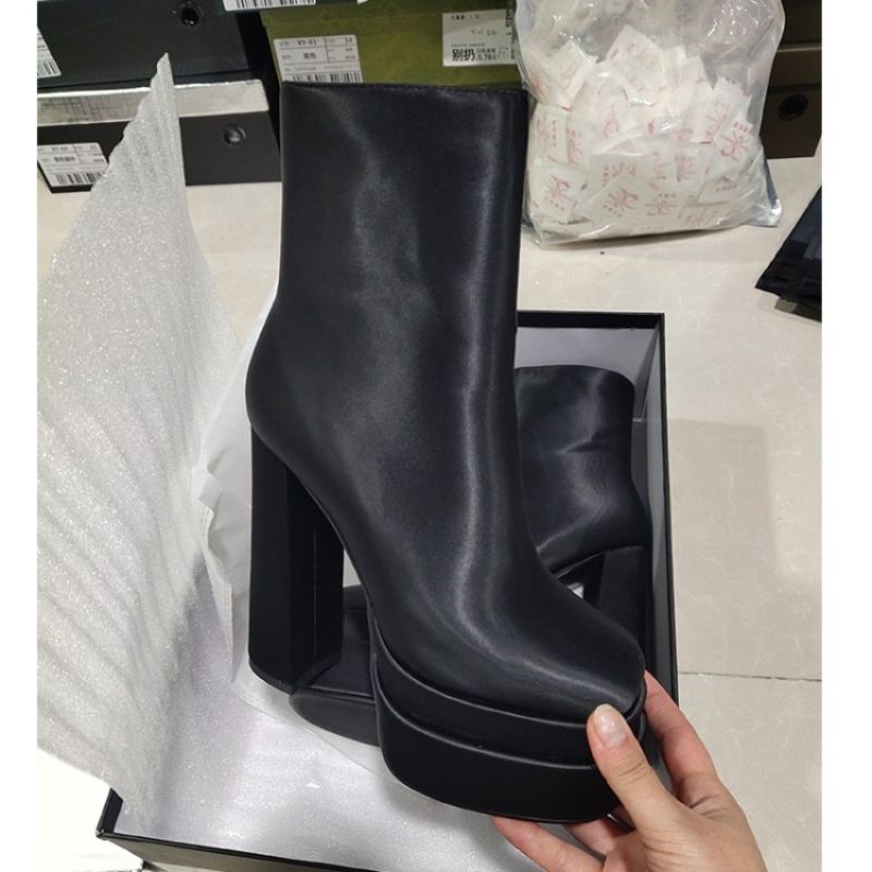 หนังสีดำ