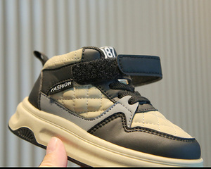 Venta al por mayor todas las estaciones <span class=keywords><strong>zapatillas</strong></span> deportivas para niños moda transpirable niñas correr y caminar zapatos invierno amigable - Product Image 5