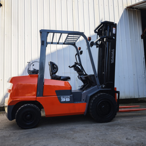 KOMATSU TCM TOYOTA Japan 3.5 Tons 4.5 Meters 3 Stages <b>Forklift</b> TOYOTA FGZN 35 <b>Forklift</b> Dual Use of Gas and Liquefied Gas - Product Image 3