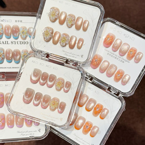 Faux ongles courts en amande faits à la main, effet French, avec fleurs 3D, œil de chat et dégradé, premium, amovibles, pour salon et DIY - Product Image 4