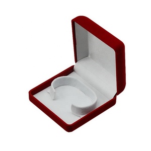 Caja de Regalo de Terciopelo Rojo Más Vendida, Caja para Brazaletes con Acabado Flocado - Product Image 4