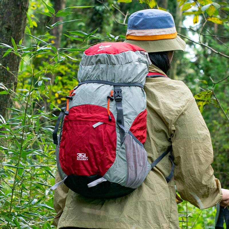 Light gray red, lightweight and foldable - 35 liters