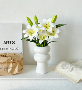 Fiore Artificiale di Giglio in PU Effetto Reale, Bocciolo di <span class=keywords><strong>Lilium</strong></span> per Matrimoni - Product Image 1