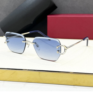 <span class=keywords><strong>Occhiali</strong></span> <span class=keywords><strong>da</strong></span> <span class=keywords><strong>Sole</strong></span> Senza Montatura CT0597 di Qualità alla Moda <span class=keywords><strong>per</strong></span> Uomini, Donne e <span class=keywords><strong>Bambini</strong></span>, Lussuosi, Leggeri, Anti-UV UV400, Comodi <span class=keywords><strong>per</strong></span> le Vacanze - Product Image 1