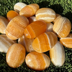หินแคลไซต์สีเหลืองคุณภาพสูงจากธรรมชาติ ขายส่งจำนวนมาก สำหรับการบำบัดและทำสมาธิ - Product Image 3