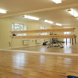 Vente flash! Miroir de sécurité en verre avec support en vinyle et bord poli plat pour applications en salle de sport, fitness et studio de danse - Product Image 5