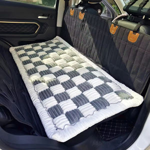 Alfombra antideslizante suave para mascotas, protector de asiento de coche, cama gruesa para perros de colores mixtos para el asiento trasero del coche. - Product Image 2