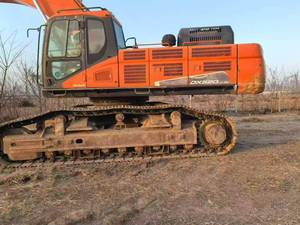 Excavatrice sur pneus d'occasion Doosan DX520LC-9C, modèle 2017-2023, moteur Kobelco, 15 tonnes, capacité de la benne de 0,32 m³, 0-2000 heures de fonctionnement - Product Image 5
