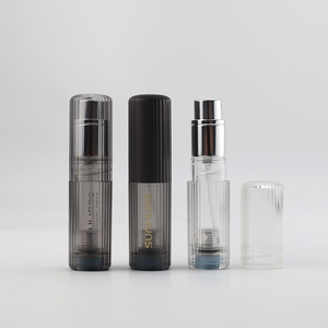 ขวดแบ่งน้ำหอมแบบพกพาขนาด 5 มล. แบบสั่งทำพิเศษ ฉีดได้ ใช้งานง่าย ขนาดพกพาสำหรับเดินทาง บรรจุได้ด้วยปุ่มเดียว ผลิตจากพลาสติก สีกากี - Product Image 2