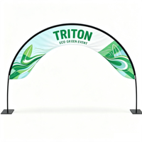 Drapeau arche personnalisé TRITON en gros avec mât coupe-vent pour portique de course extérieur
