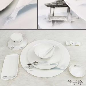 Service de table en porcelaine fine Duo Multi Series 45% avec motifs décoratifs variés et bordure dorée, idéal pour hôtels et banquets de mariage - Product Image 1