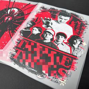 Transferencia DTF de <span class=keywords><strong>Stranger</strong></span> <span class=keywords><strong>Things</strong></span> Lista para Planchar para Prendas de Vestir, Adhesivos para Ropa, Diseños Clásicos de <span class=keywords><strong>Stranger</strong></span> <span class=keywords><strong>Things</strong></span> IP - Product Image 2