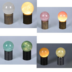 Lampe de table moderne simple en métal et cristal avec lumière blanc chaud 3500K, garantie 1 an, utilisation en intérieur - Product Image 3