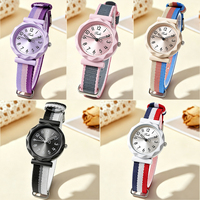 Montre à quartz ronde W189 avec aiguilles en forme de cœur, bracelet en nylon dégradé de couleur, montre-bracelet décontractée et mignonne, vente en gros
