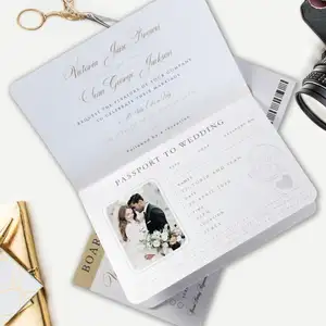 Pasaporte de lujo para avión, invitación de boda con tarjeta de embarque RSVP - Product Image 1