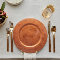 Assiette de Présentation Élégante à Motif Végétal Classique Personnalisé, en Plastique Lisse pour Décoration de Table de Fête