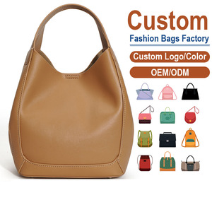 Bolso Bandolera Minimalista de Cuero Genuino, Acabado Mate Suave, Cierre Magnético Oculto, Forro Personalizable Disponible - Product Image 1