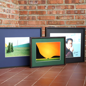 Marco de Fotos Personalizado de Madera Maciza Hecho a Mano, Ecológico, Creativo y Duradero para Montaje en Pared, Tamaño A4, Impresión a Todo Color Personalizable - Product Image 4