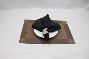 Nappe en lin de style boutique, faite à la main, carrée 50x50cm, ourlet simple, couleur et taille personnalisables - Product Image 3