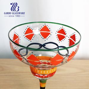 50 pièces, MOQ faible, meilleur <span class=keywords><strong>prix</strong></span>, meilleures ventes, fleurs, verres à vin peints à la main, 210 ml-370 ml, designs personnalisés, verres à vin, verres à <span class=keywords><strong>martini</strong></span> - Product Image 5