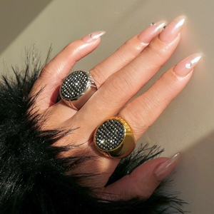 NUEVO VINTAGE PRAISE ICED OUT THE ZIRCON RING 2025 Dazan New INS 18K PVD Chapado en oro Pasarela de acero inoxidable Show Joyería unisex - Product Image 5
