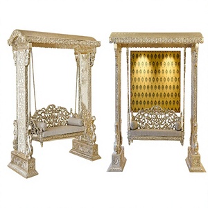 Balançoire d'intérieur en teck sculpté argenté pour la décoration de la maison Balançoire en bois sculpté argenté Artisanat traditionnel indien Balançoire en argent USA - Product Image 1