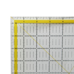 <span class=keywords><strong>Tapis</strong></span> <span class=keywords><strong>de</strong></span> coupe personnalisé <span class=keywords><strong>de</strong></span> grande taille en PVC transparent <span class=keywords><strong>de</strong></span> sécurité <span class=keywords><strong>de</strong></span> tissu <span class=keywords><strong>de</strong></span> forme carrée <span class=keywords><strong>de</strong></span> 3mm pour le bureau, l'école et la maison, avec logo en option - Product Image 5