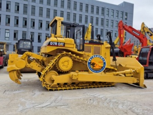 Bulldozer CAT D7R d'occasion prêt à l'emploi, modèle 2016, moteur 180 CV, composants de moteur, excellent rapport qualité-prix, prix bas - Product Image 4